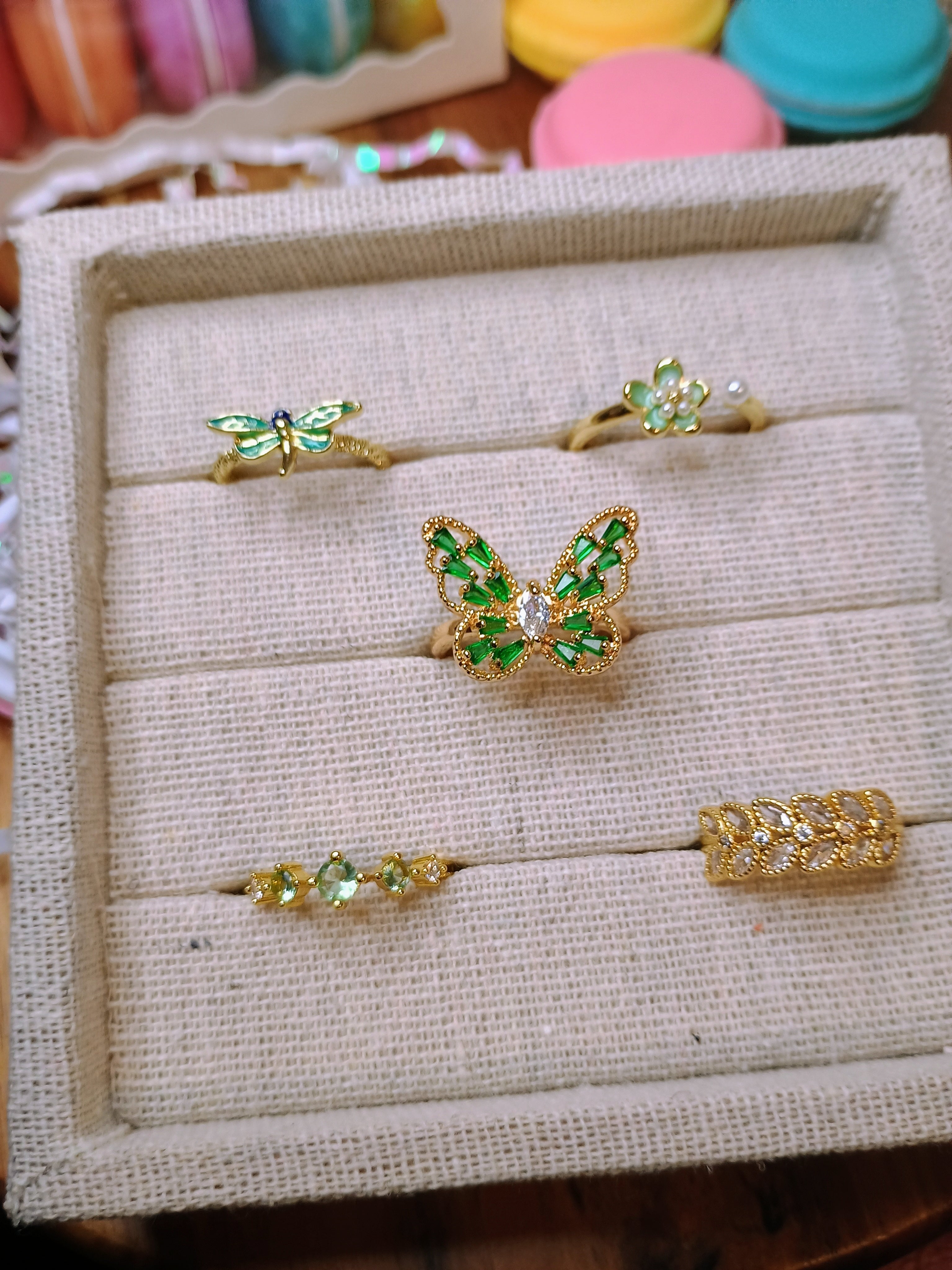 Pistachio Garden (gold)