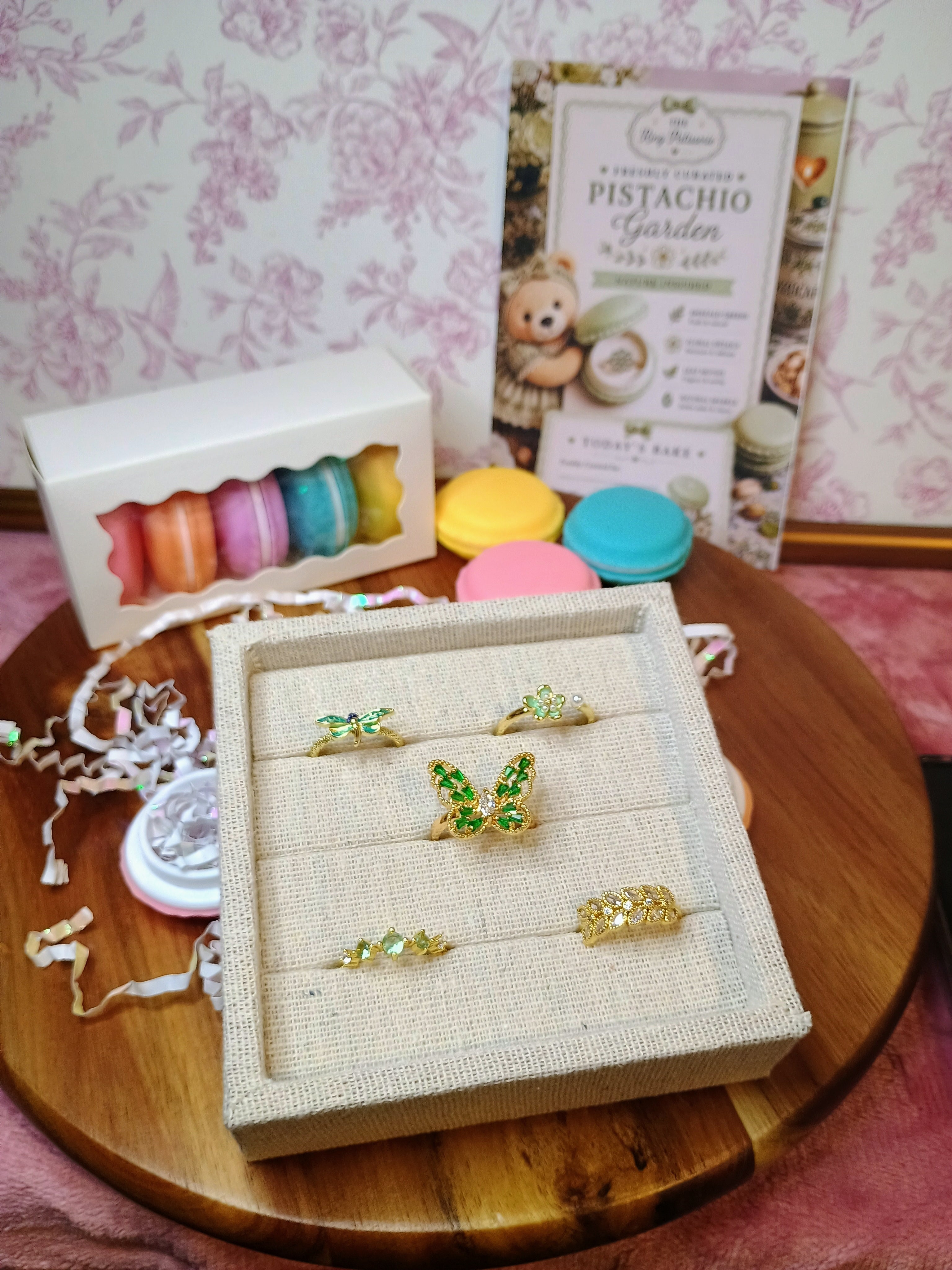 Pistachio Garden (gold)