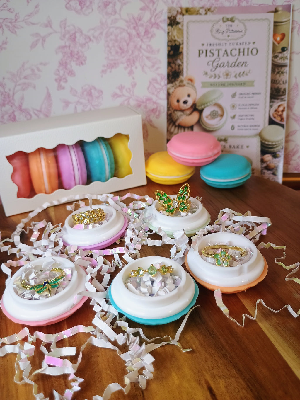 Pistachio Garden (gold)
