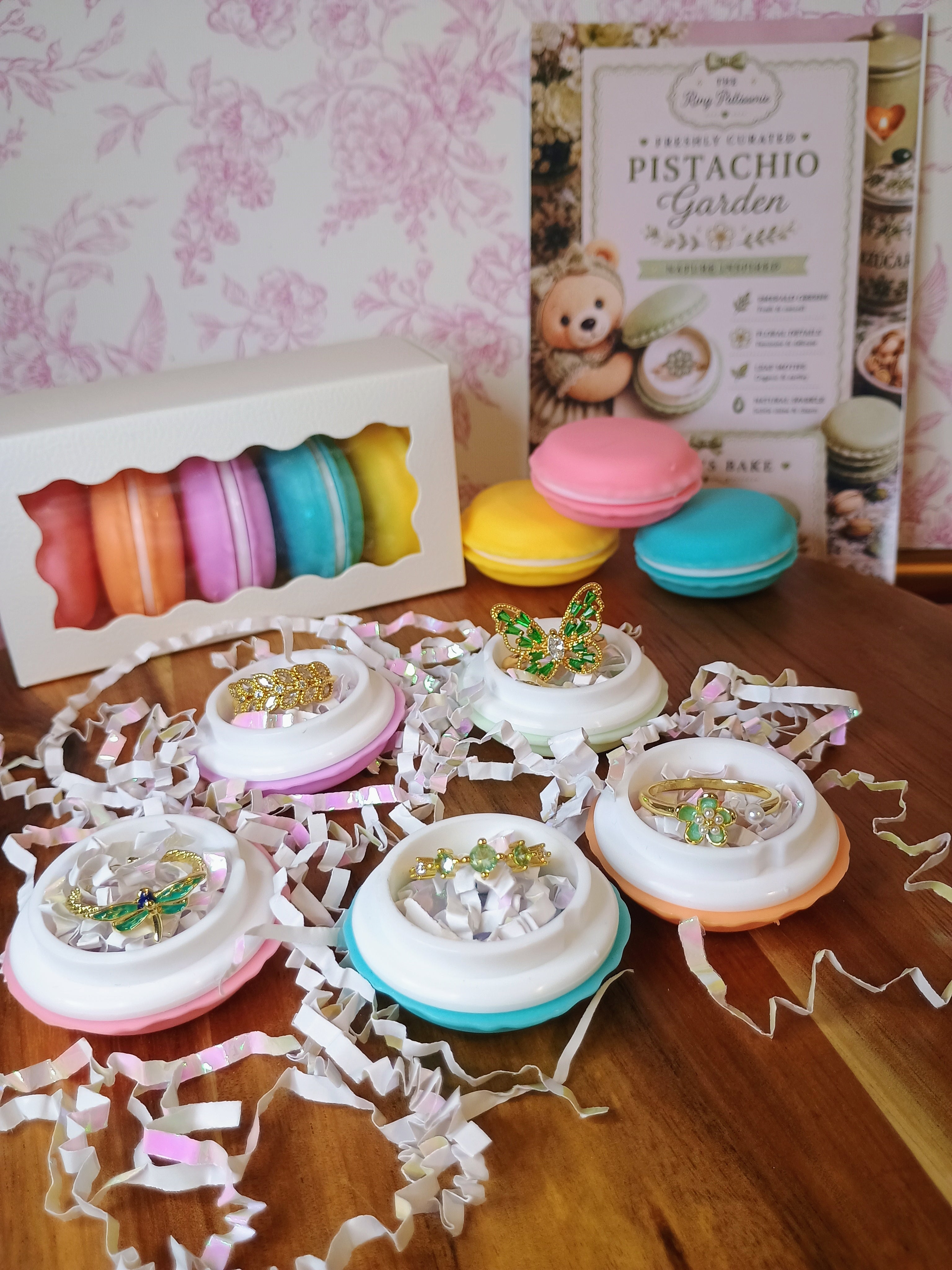 Pistachio Garden (gold)